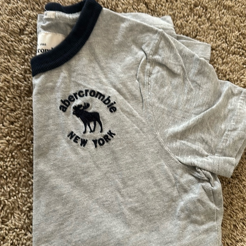 Abercrombie kids xl tee